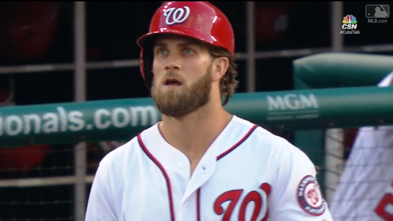 Illustration for article titled Javier Báez Robs Bryce Harper With Perfect Leaping Grab
